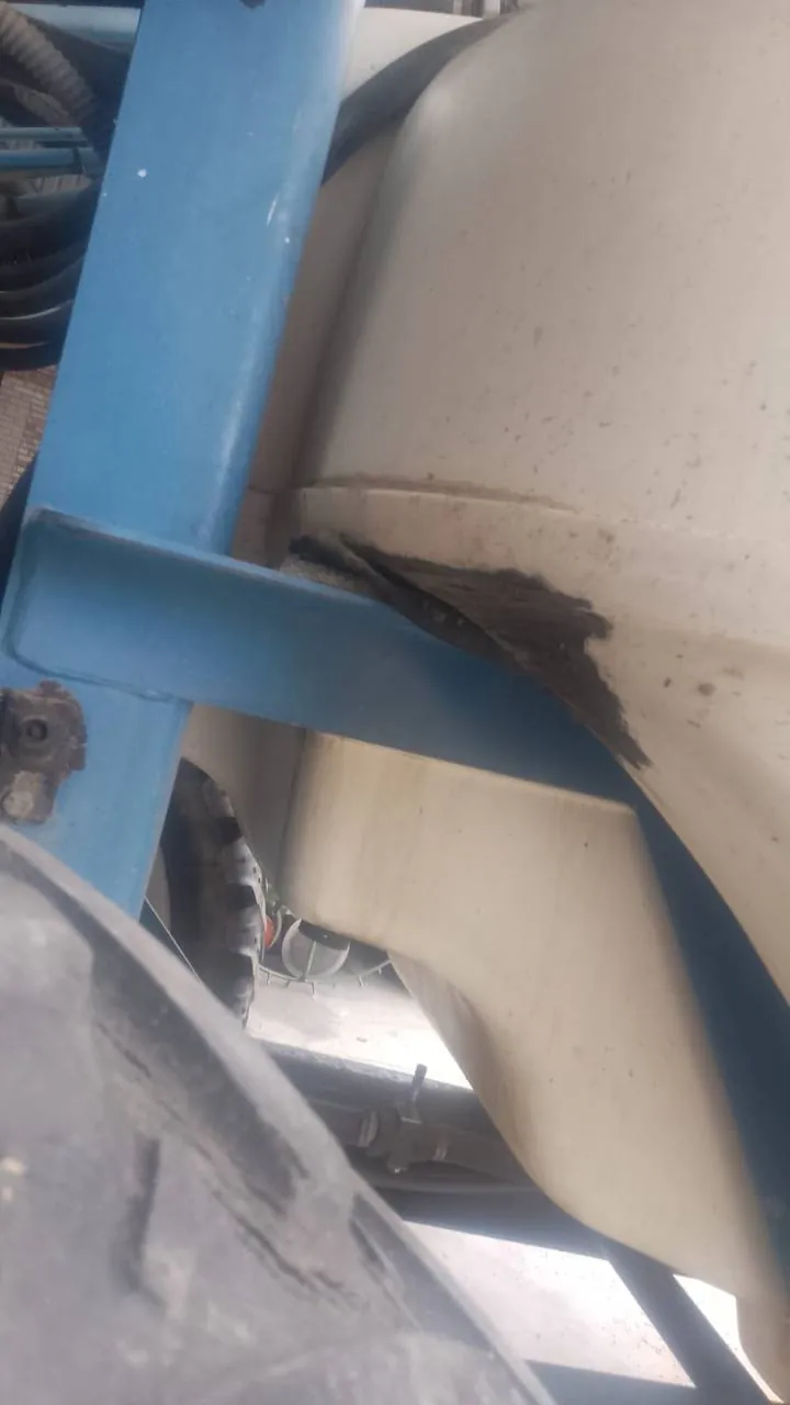 Foto 3 der Reparatur — Spritzentank-Reparatur Hardi Evrard — Popławy