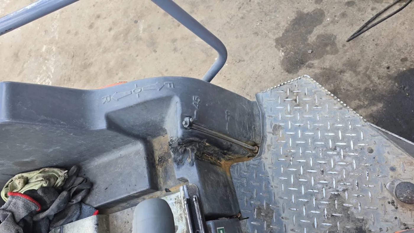 Foto 3 der Reparatur — Kraftstofftank-Reparatur am Traktor — Lipowo