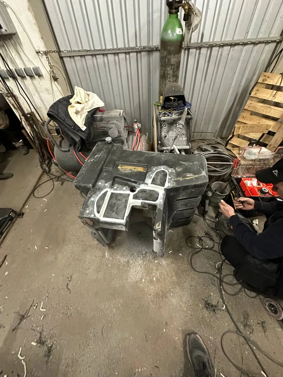 Foto 16 der Reparatur — Kraftstofftank-Reparatur Fendt 900 Vario — Kleparz