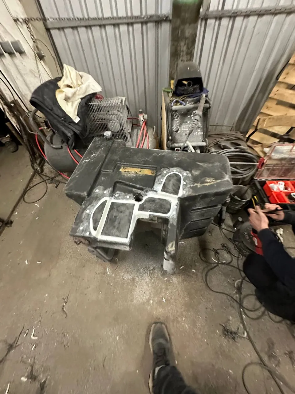 Foto 17 der Reparatur — Kraftstofftank-Reparatur Fendt 900 Vario — Kleparz