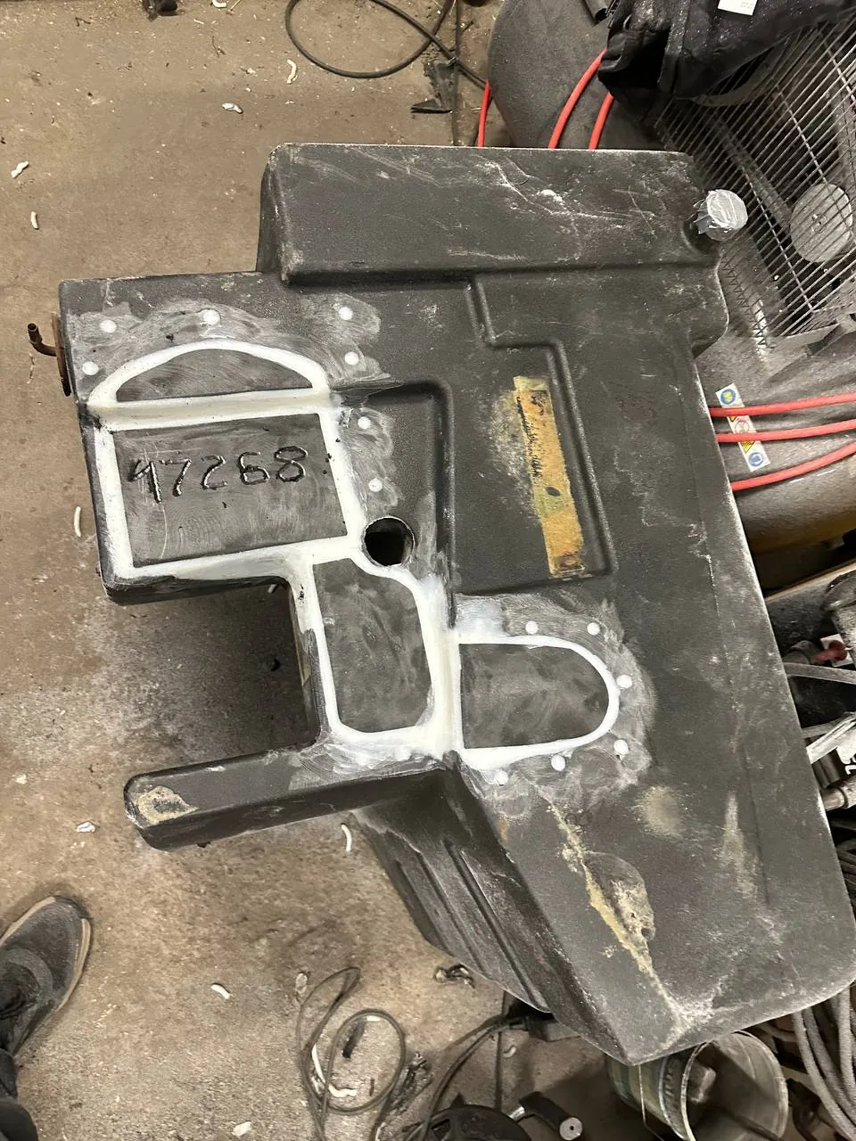 Foto 21 der Reparatur — Kraftstofftank-Reparatur Fendt 900 Vario — Kleparz