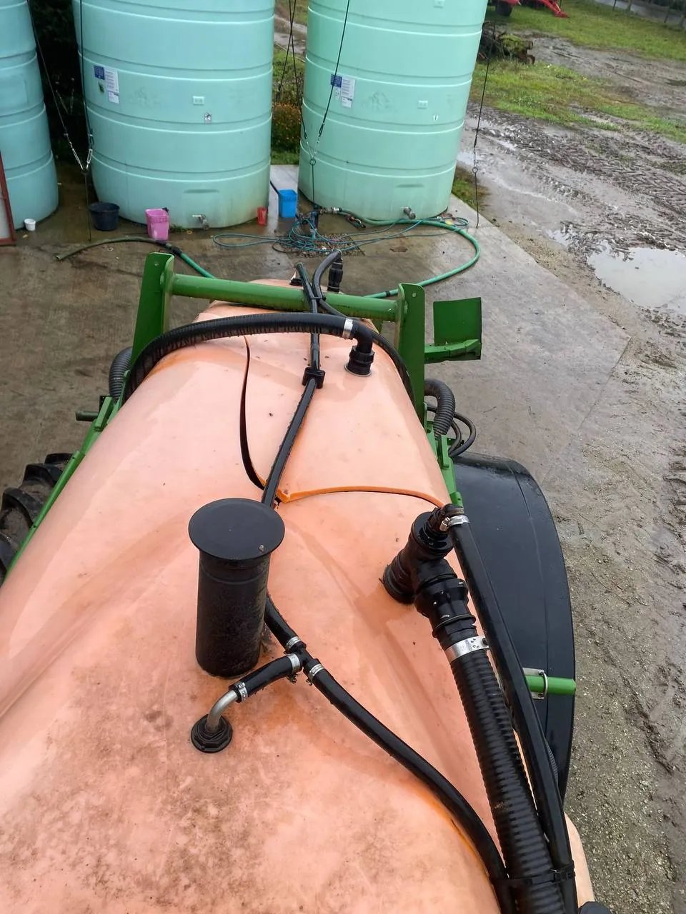 Foto 4 der Reparatur — Spritzentank-Reparatur Amazone UX5200 — Piotrkówko