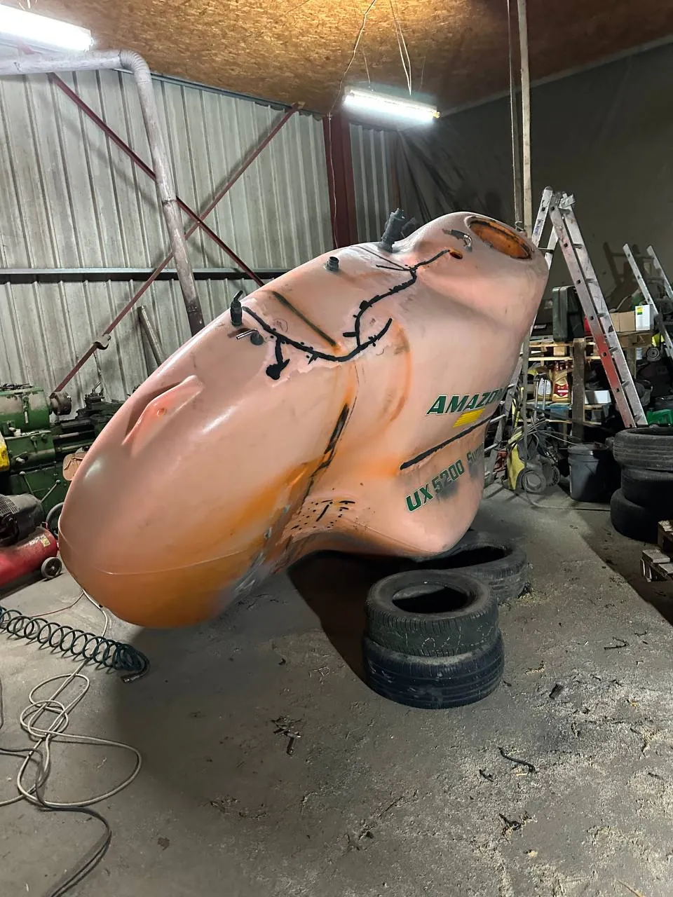 Foto 6 der Reparatur — Spritzentank-Reparatur Amazone UX5200 — Piotrkówko