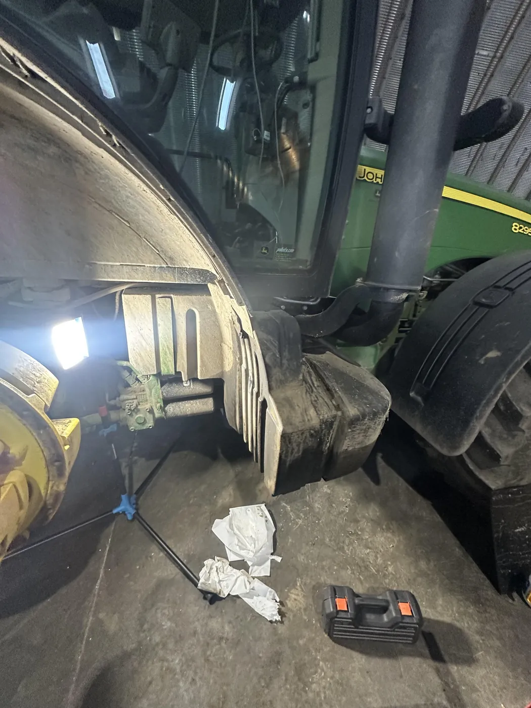 Foto 5 der Reparatur — Kraftstofftank-Reparatur John Deere — Kąty Wrocławskie