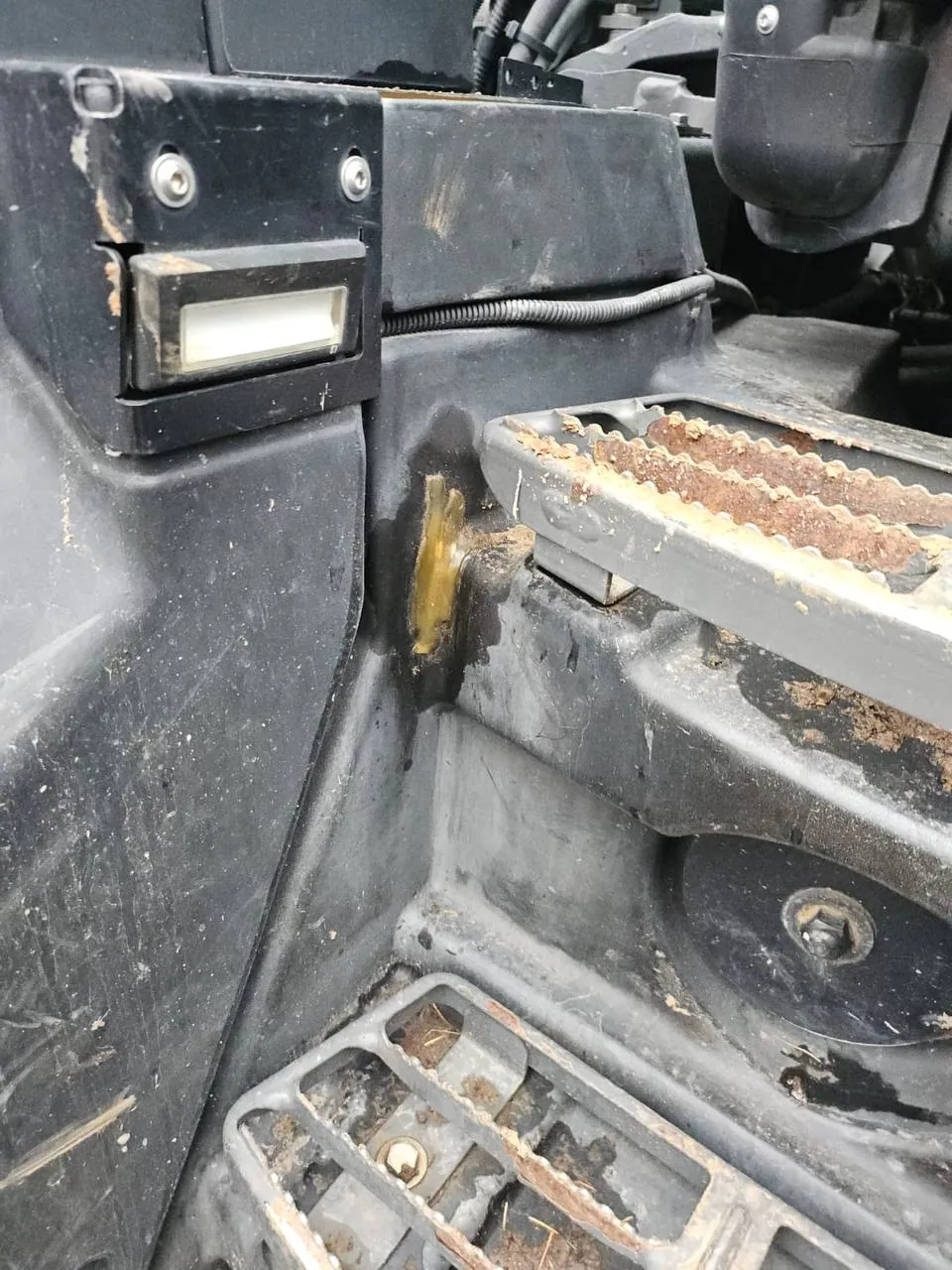 Foto 4 der Reparatur — Kraftstofftank-Reparatur Fendt 826 — Barce