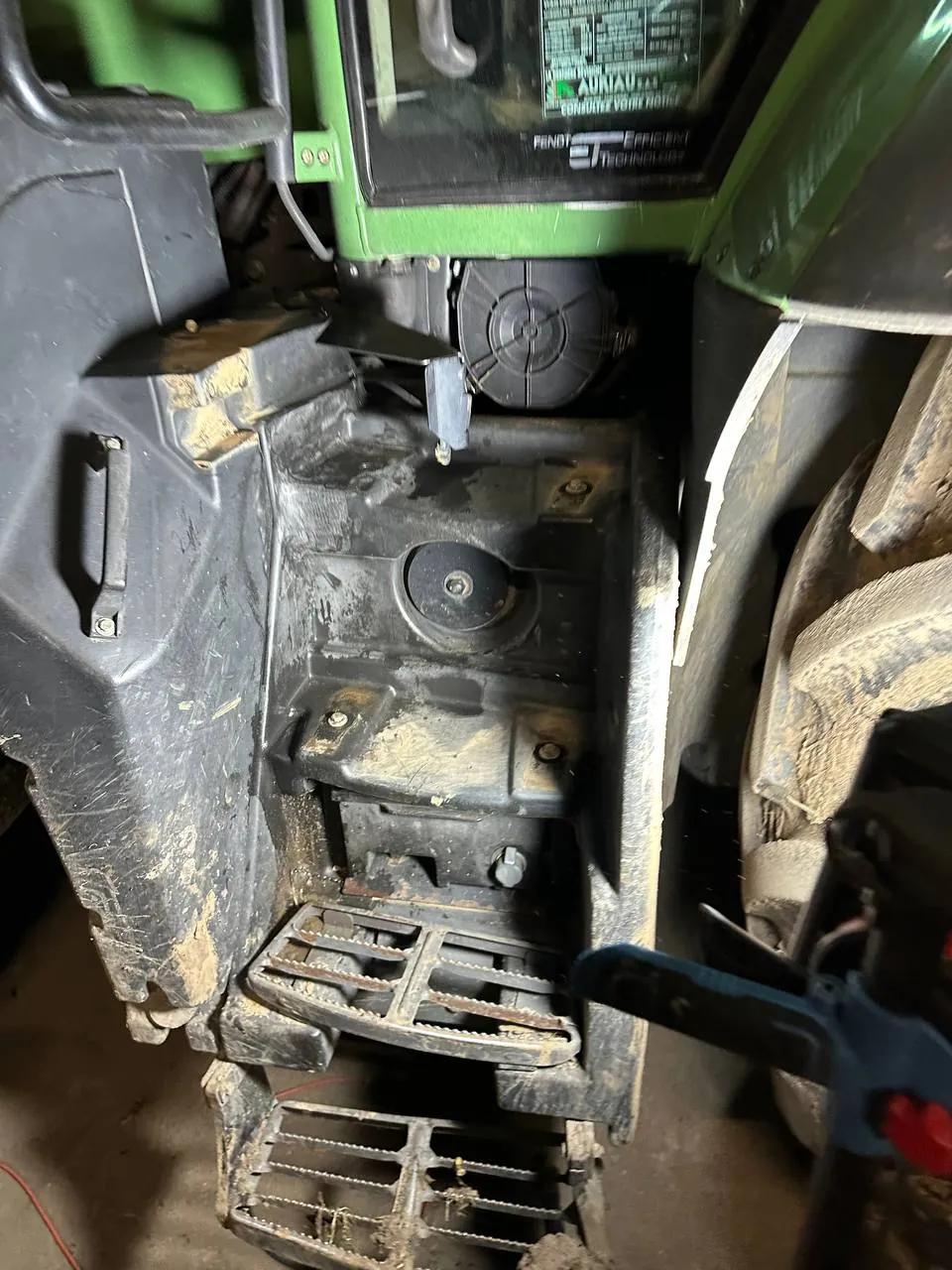 Foto 6 der Reparatur — Kraftstofftank-Reparatur Fendt 826 — Barce