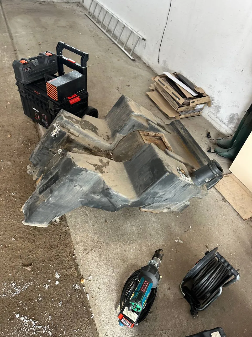 Foto 4 der Reparatur — Tank-Reparatur an der Spezialmaschine — Morgi