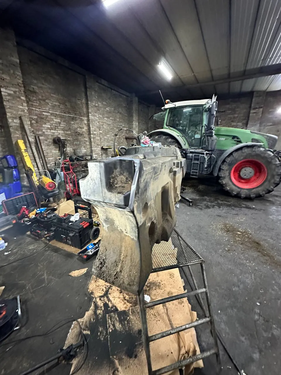 Kraftstofftank — Fendt 924