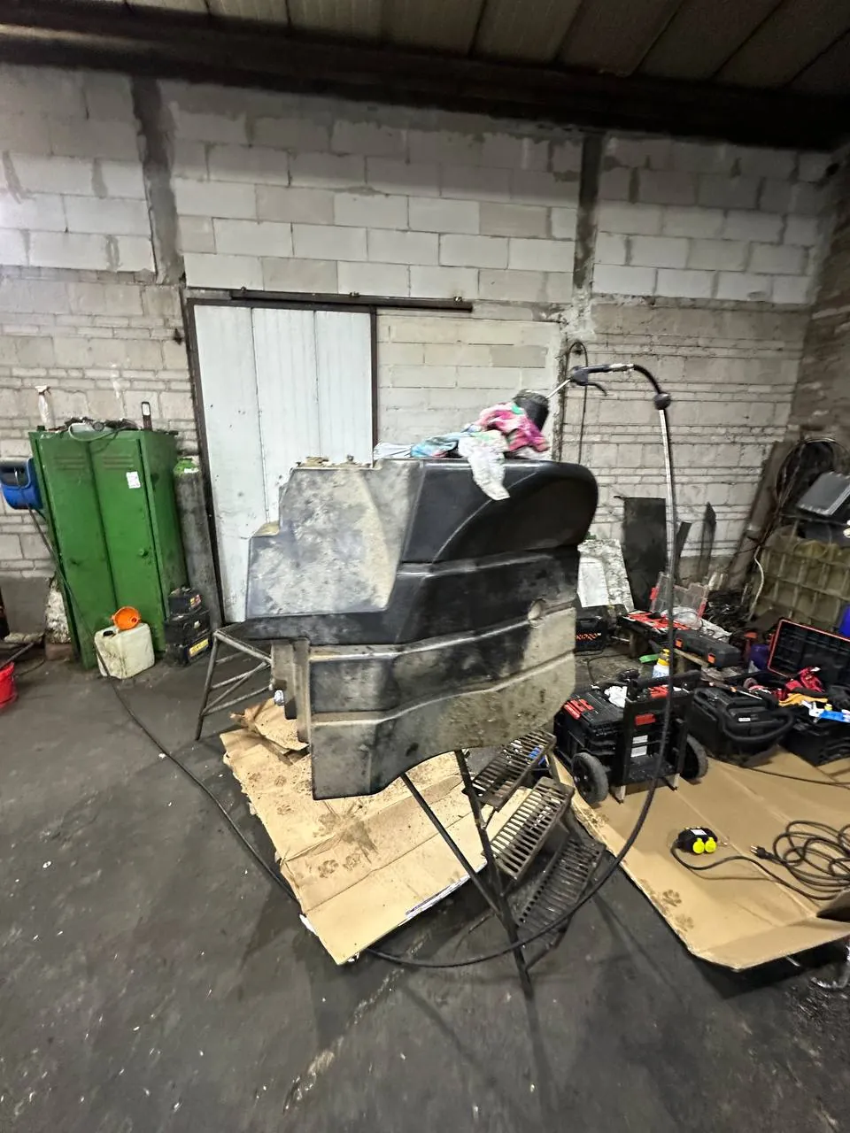Foto 8 der Reparatur — Kraftstofftank-Reparatur Fendt 924 — Pieńki Wielkie