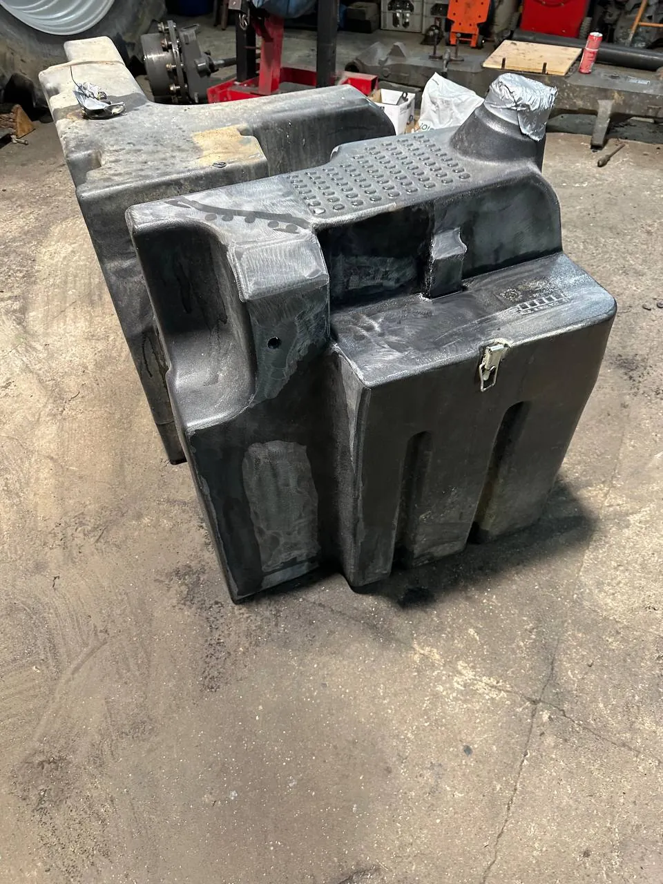 Foto 6 der Reparatur — Kraftstofftank-Reparatur Massey Ferguson — Zbuczyn