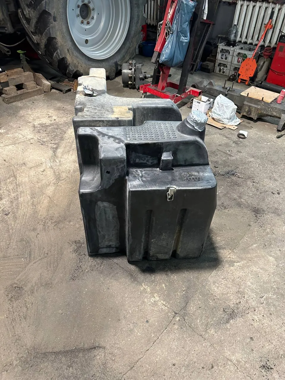 Foto 16 der Reparatur — Kraftstofftank-Reparatur Massey Ferguson — Zbuczyn