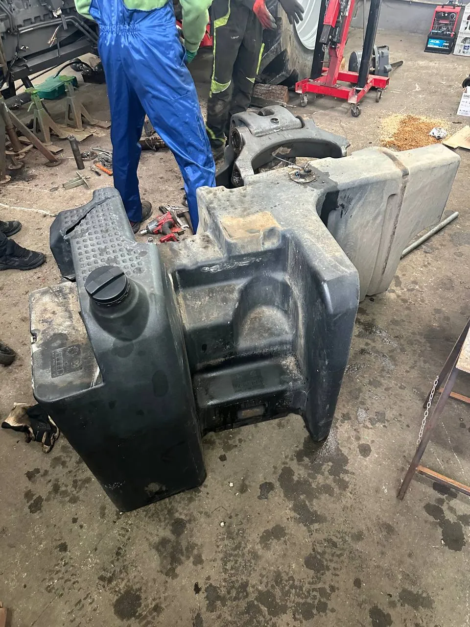 Foto 21 der Reparatur — Kraftstofftank-Reparatur Massey Ferguson — Zbuczyn
