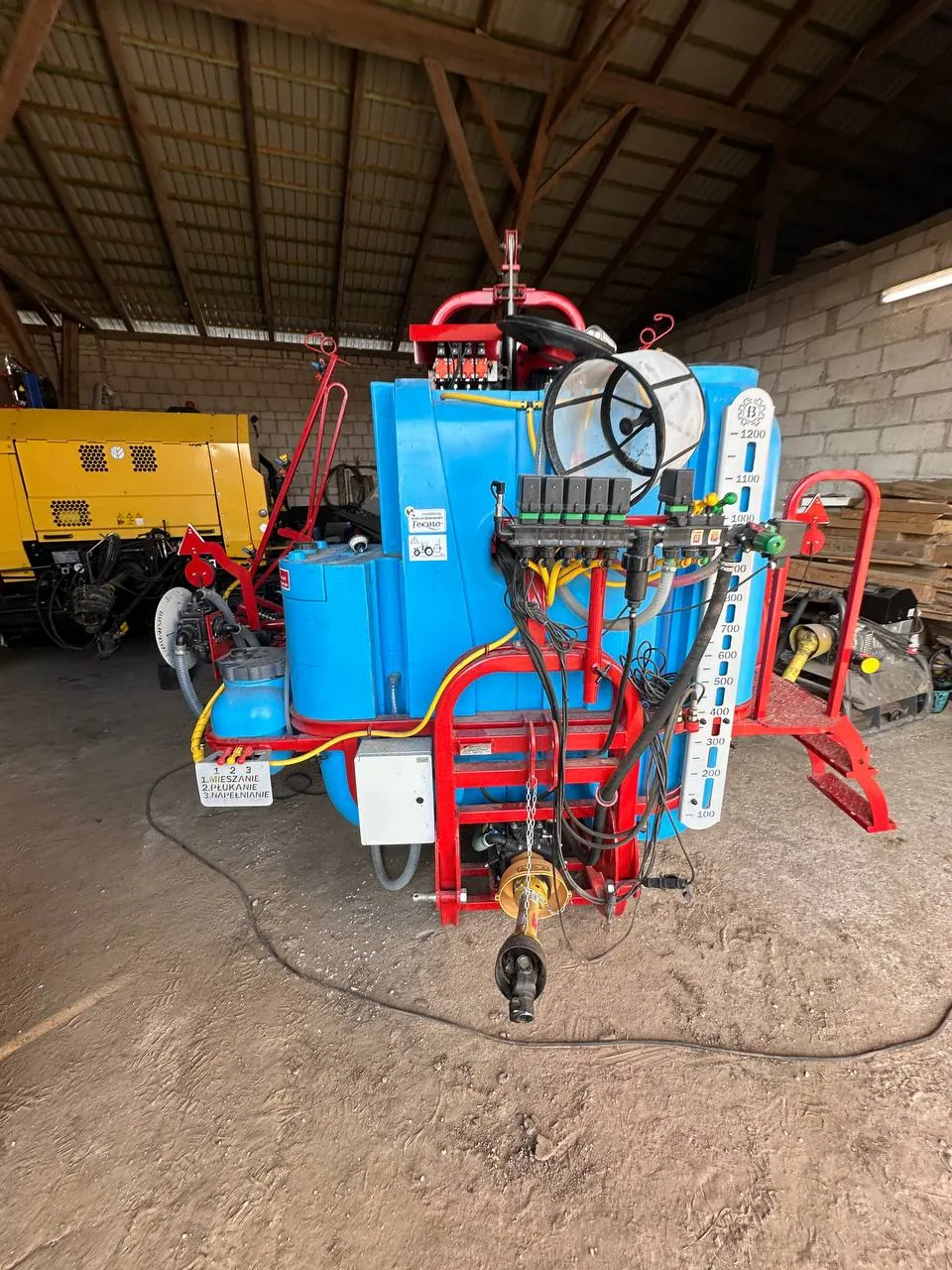 Foto 11 der Reparatur — Spritzentank-Reparatur an der Anbauspritze — Brzózki