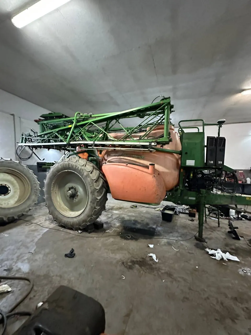 Foto 12 der Reparatur — Spritzentank-Reparatur Amazone UX4200 — Korczew