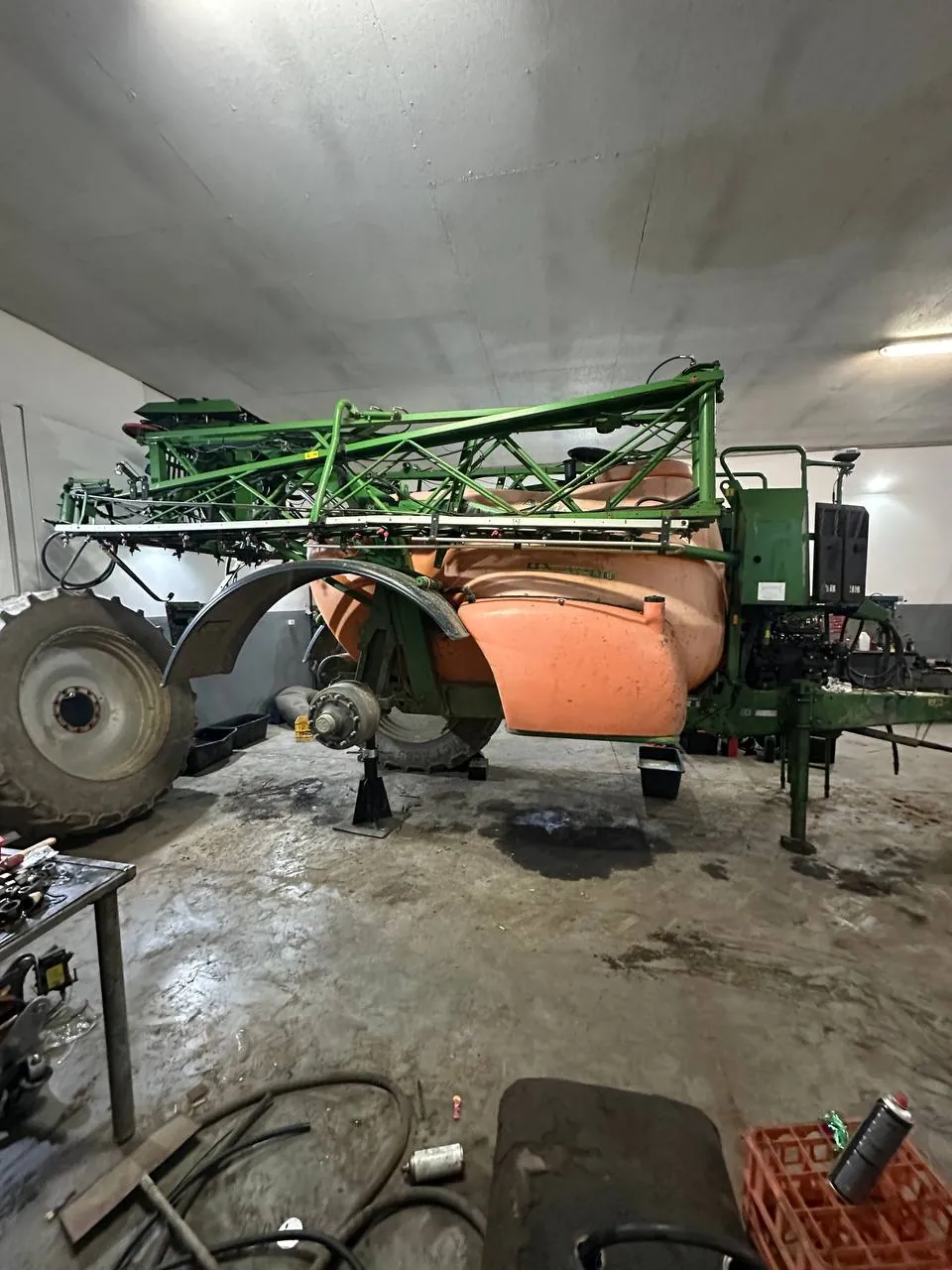 Foto 17 der Reparatur — Spritzentank-Reparatur Amazone UX4200 — Korczew