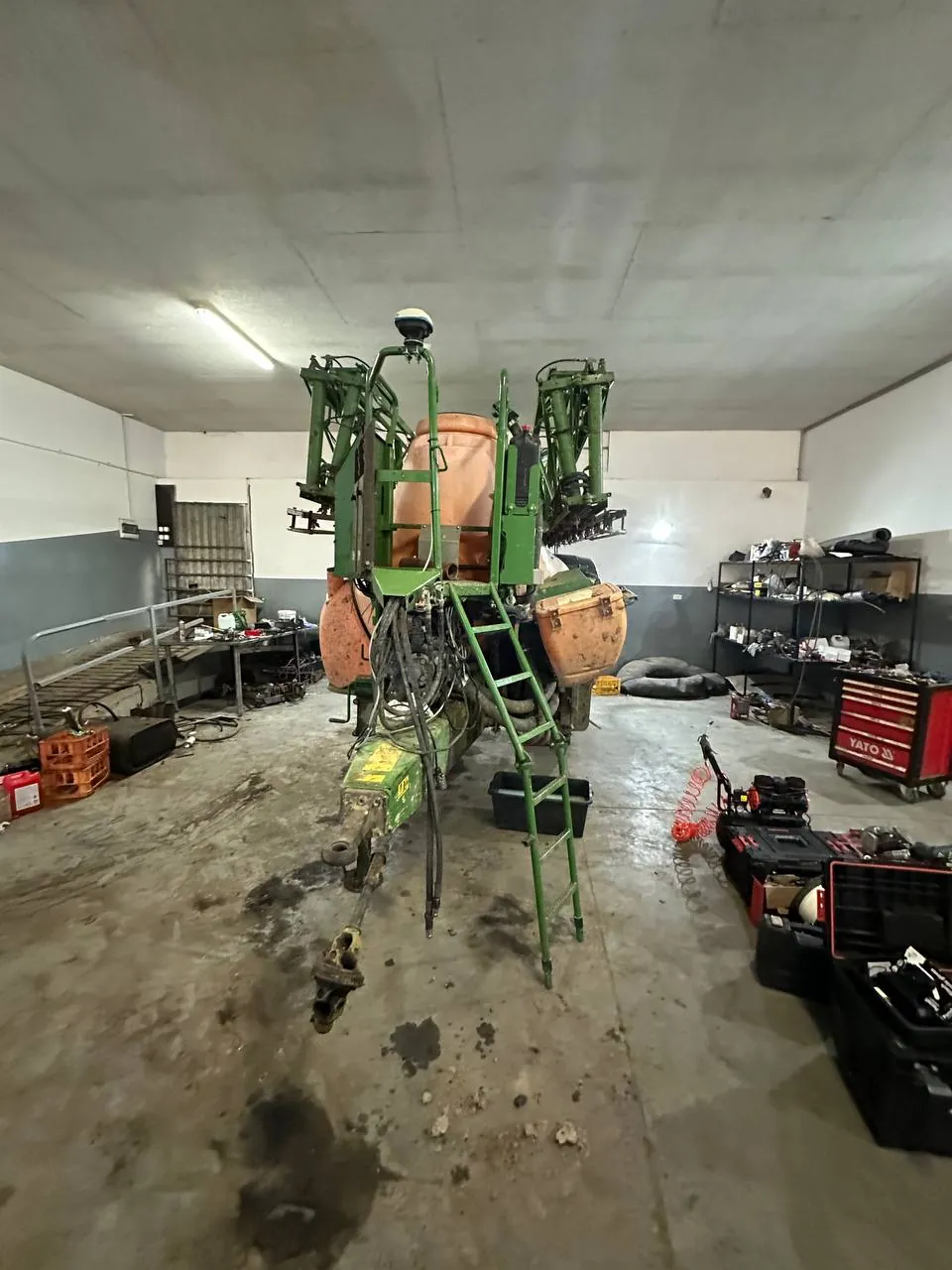 Foto 19 der Reparatur — Spritzentank-Reparatur Amazone UX4200 — Korczew
