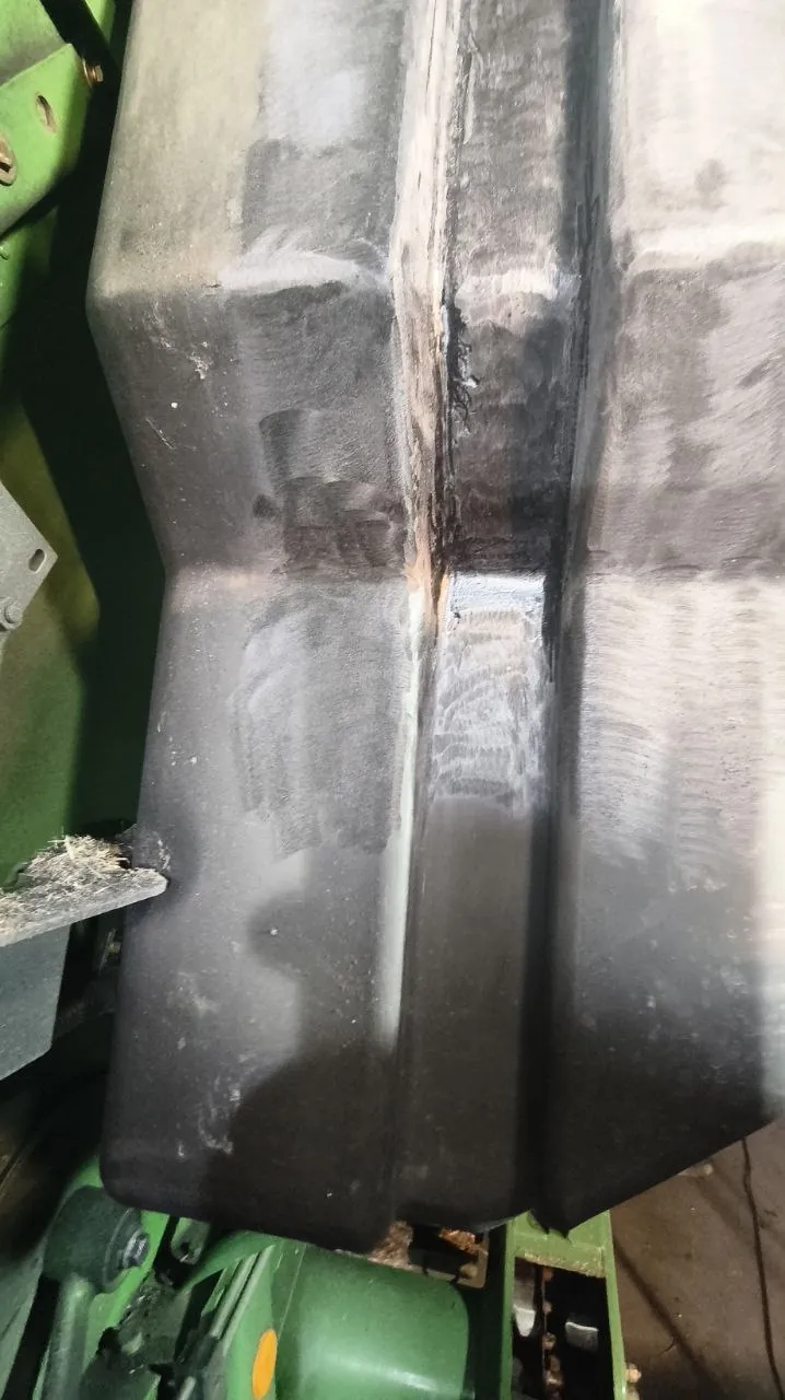 Foto 9 der Reparatur — Kraftstofftank-Reparatur John Deere 1450 — Knyszyn