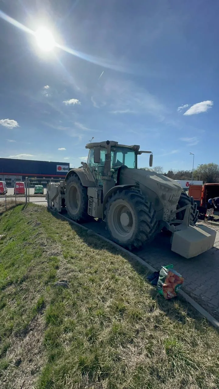 Kraftstofftank — Fendt 930 Vario