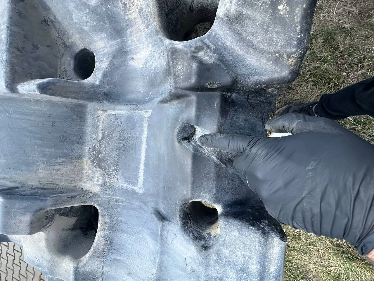 Foto 10 der Reparatur — Kraftstofftank-Reparatur Fendt 900 Vario S4 — Żerniki