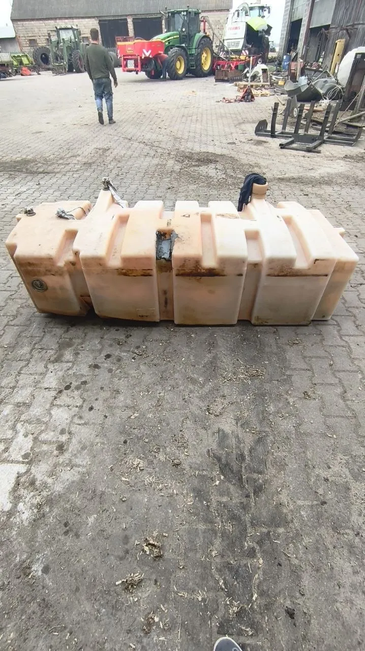 Foto 8 der Reparatur — Kraftstofftank-Reparatur Claas Jaguar 870 — Chojno