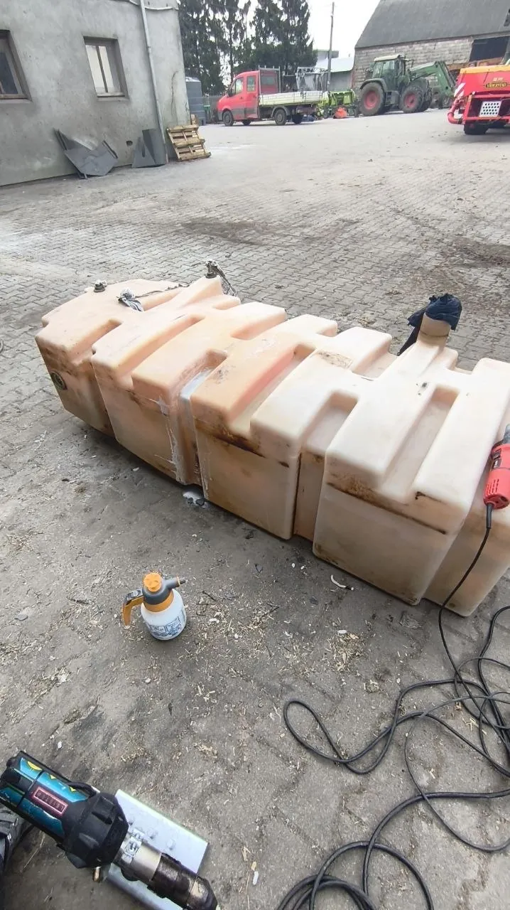 Kraftstofftank — Claas Jaguar 870