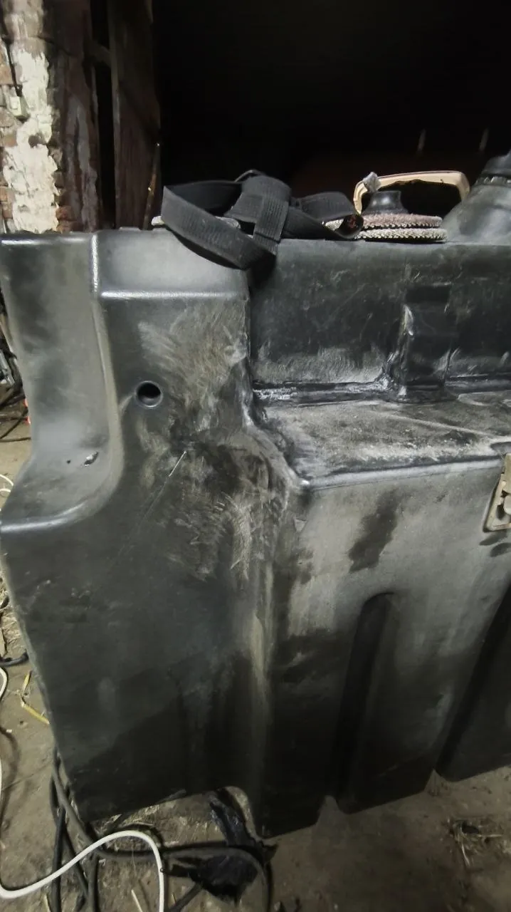 Foto 17 der Reparatur — Kraftstofftank-Reparatur Massey Ferguson 6490 — Rybical