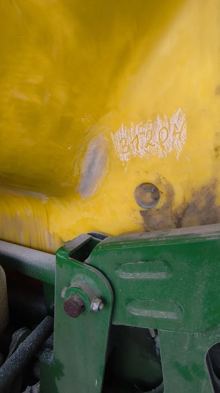 Foto 20 der Reparatur — Spritzentank-Reparatur John Deere M740 — Wesołówka