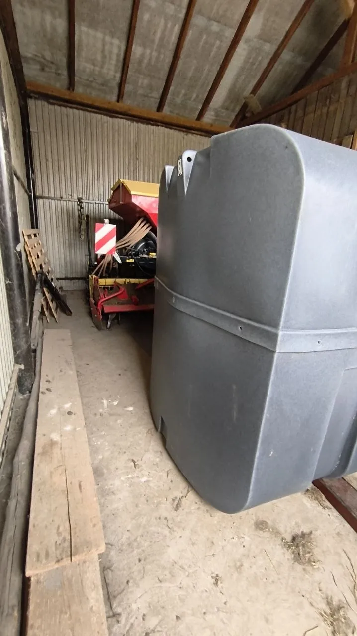 Foto 4 der Reparatur — Tank-Reparatur Swimer Tank 2500 — Zalesie