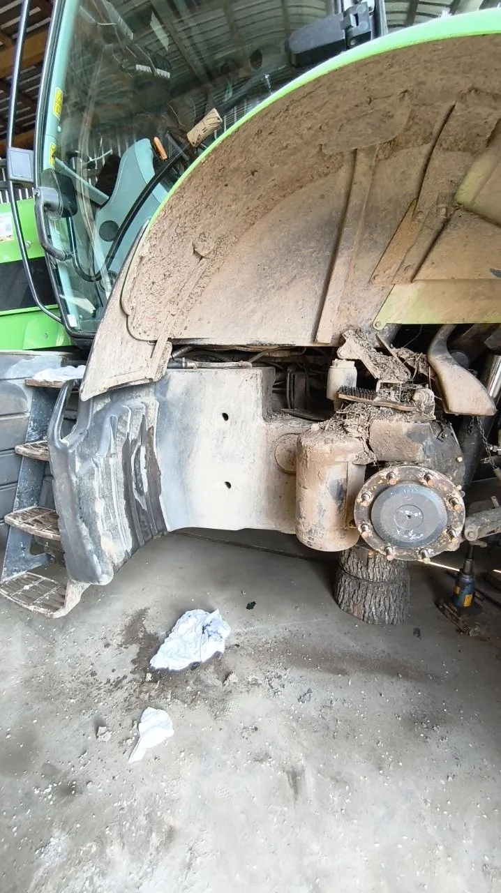 Foto 6 der Reparatur — Kraftstofftank-Reparatur Deutz Fahr 7210TTV — Bałdowo