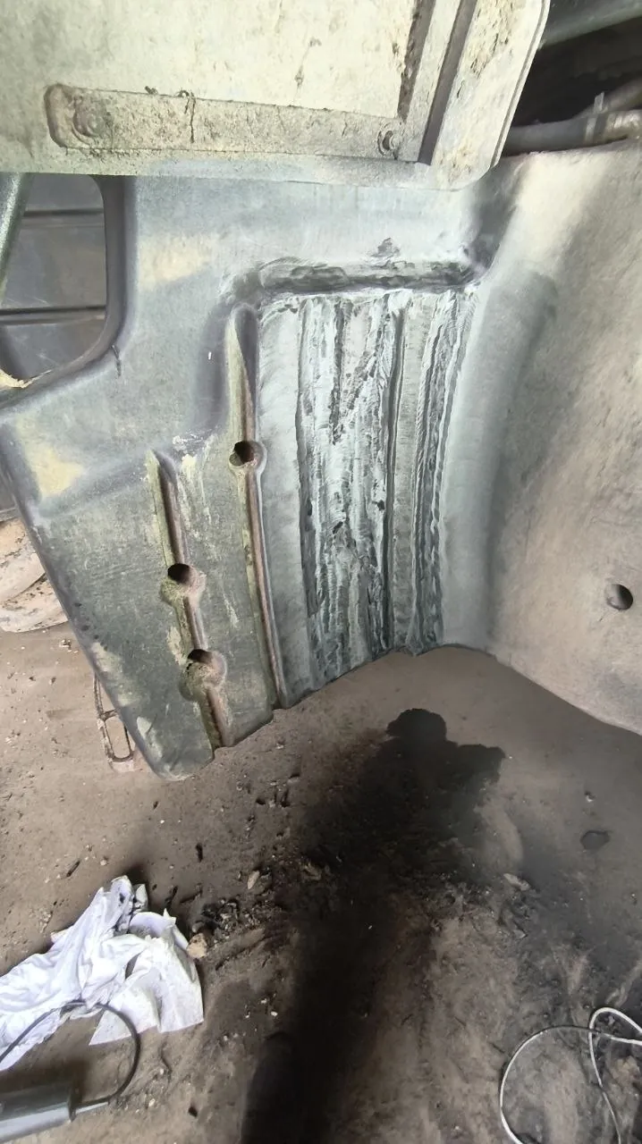 Foto 11 der Reparatur — Kraftstofftank-Reparatur Deutz Fahr 7210TTV — Bałdowo