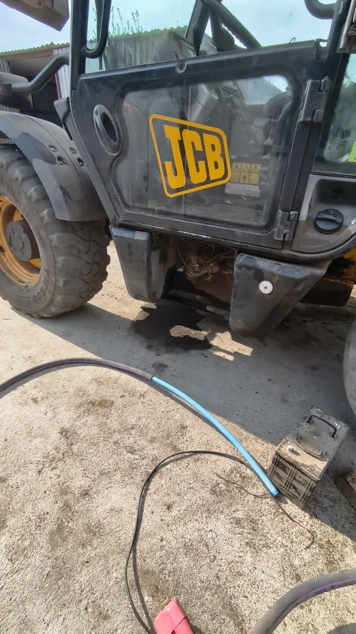 Foto 9 der Reparatur — Kraftstofftank-Reparatur JCB — Młudzyn