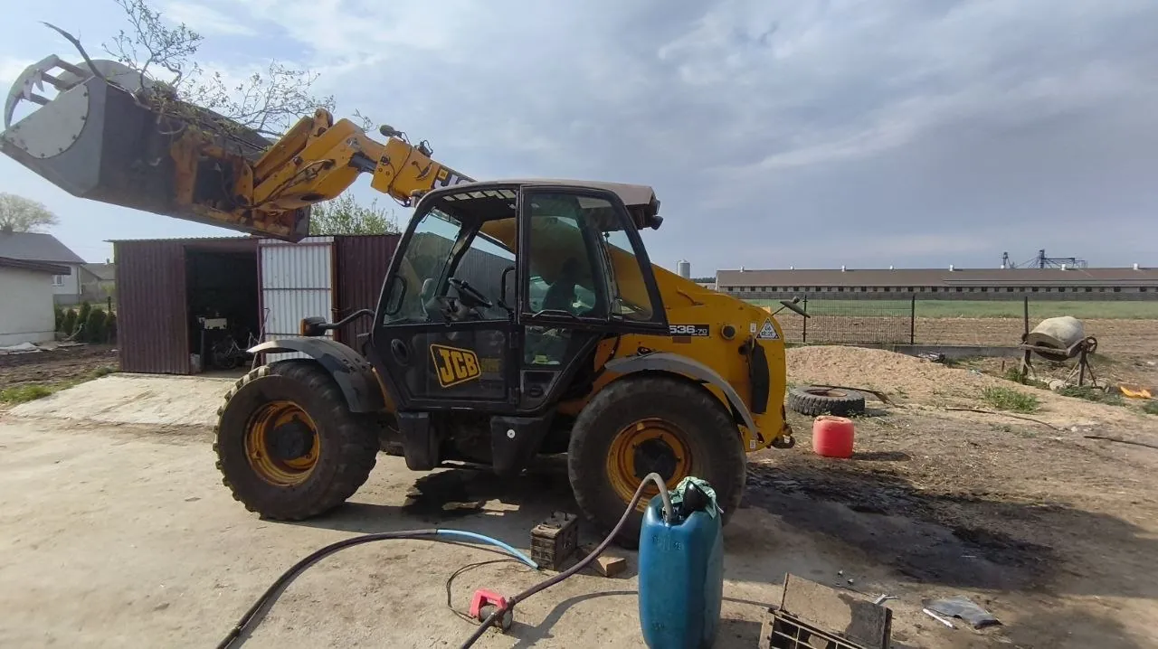 Foto 11 der Reparatur — Kraftstofftank-Reparatur JCB — Młudzyn