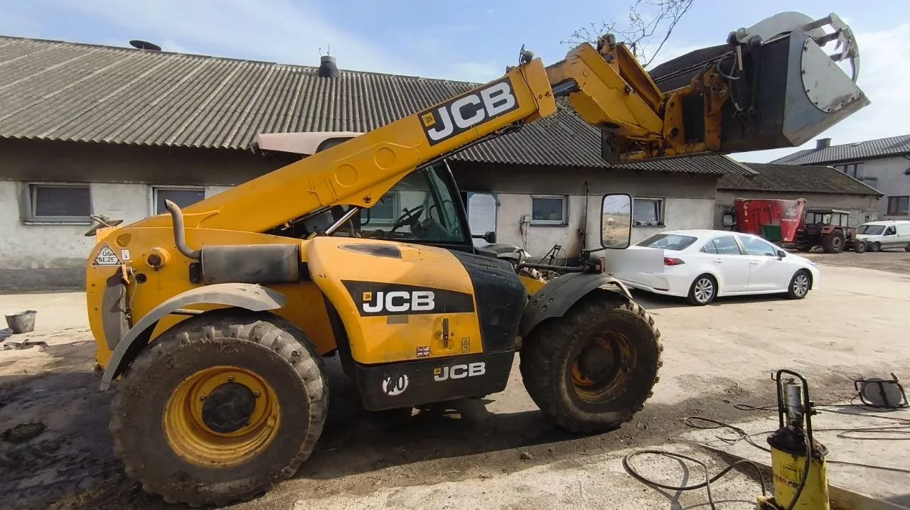 Kraftstofftank — JCB