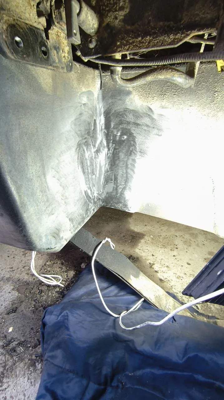 Foto 13 der Reparatur — Kraftstofftank-Reparatur JCB — Młudzyn