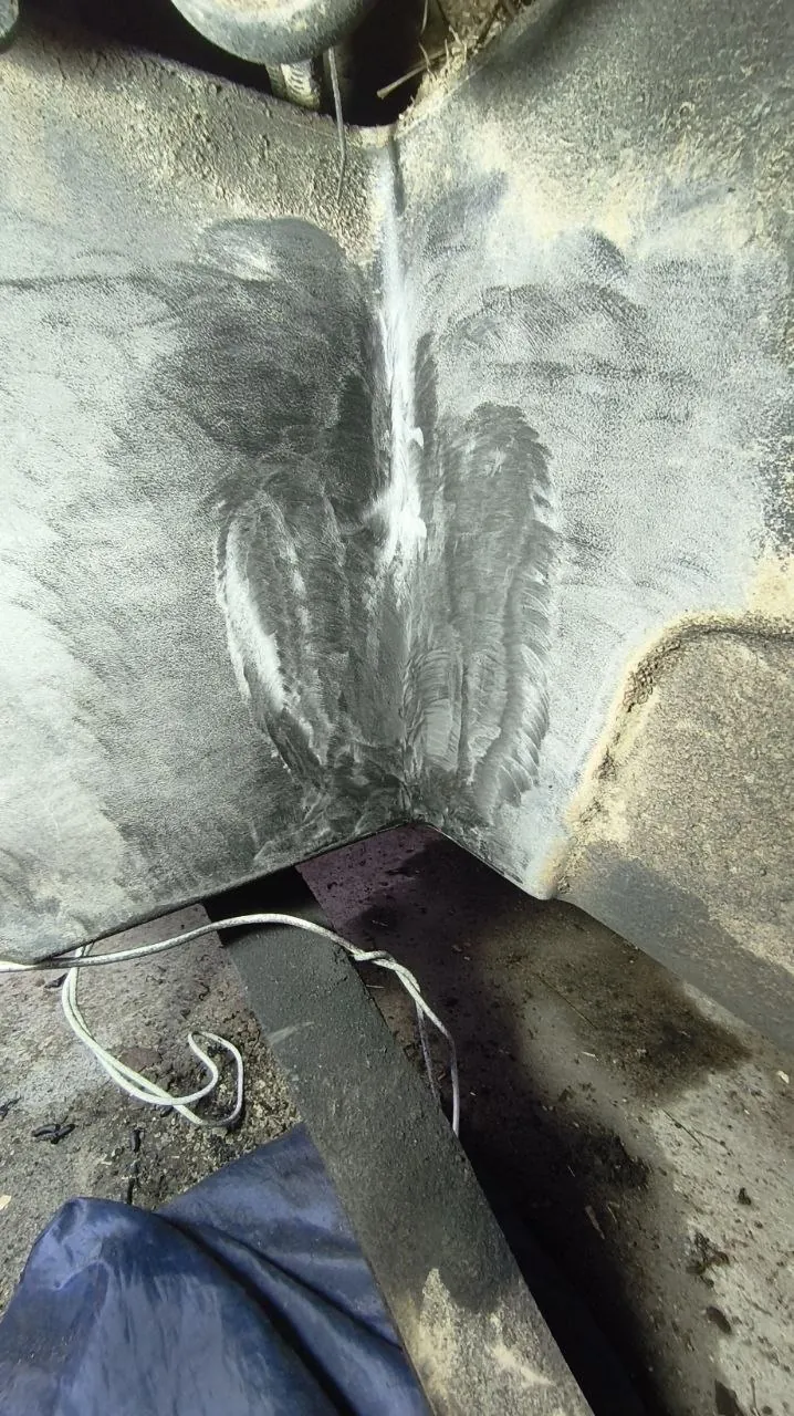 Foto 15 der Reparatur — Kraftstofftank-Reparatur JCB — Młudzyn