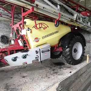 Spritzentank — Hardi Commander 4400