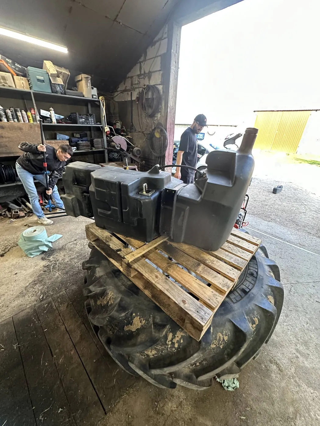 Foto 10 der Reparatur — Kraftstofftank-Reparatur New Holland T6030 — Hamulka