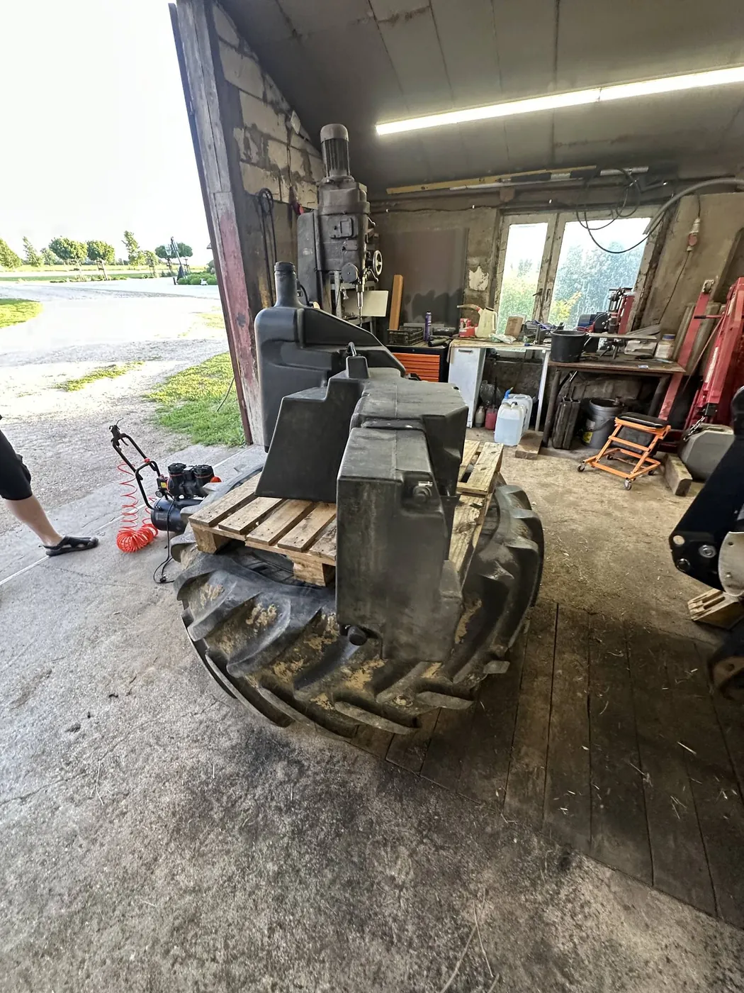 Foto 11 der Reparatur — Kraftstofftank-Reparatur New Holland T6030 — Hamulka