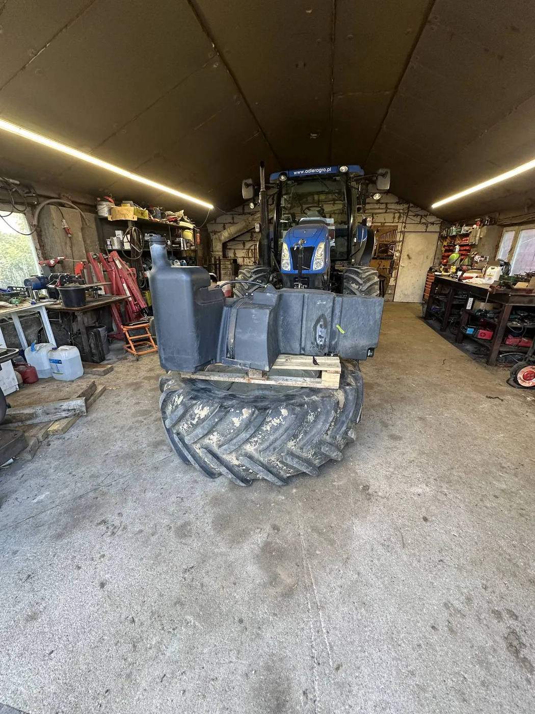 Foto 5 der Reparatur — Kraftstofftank-Reparatur New Holland T6030 — Hamulka