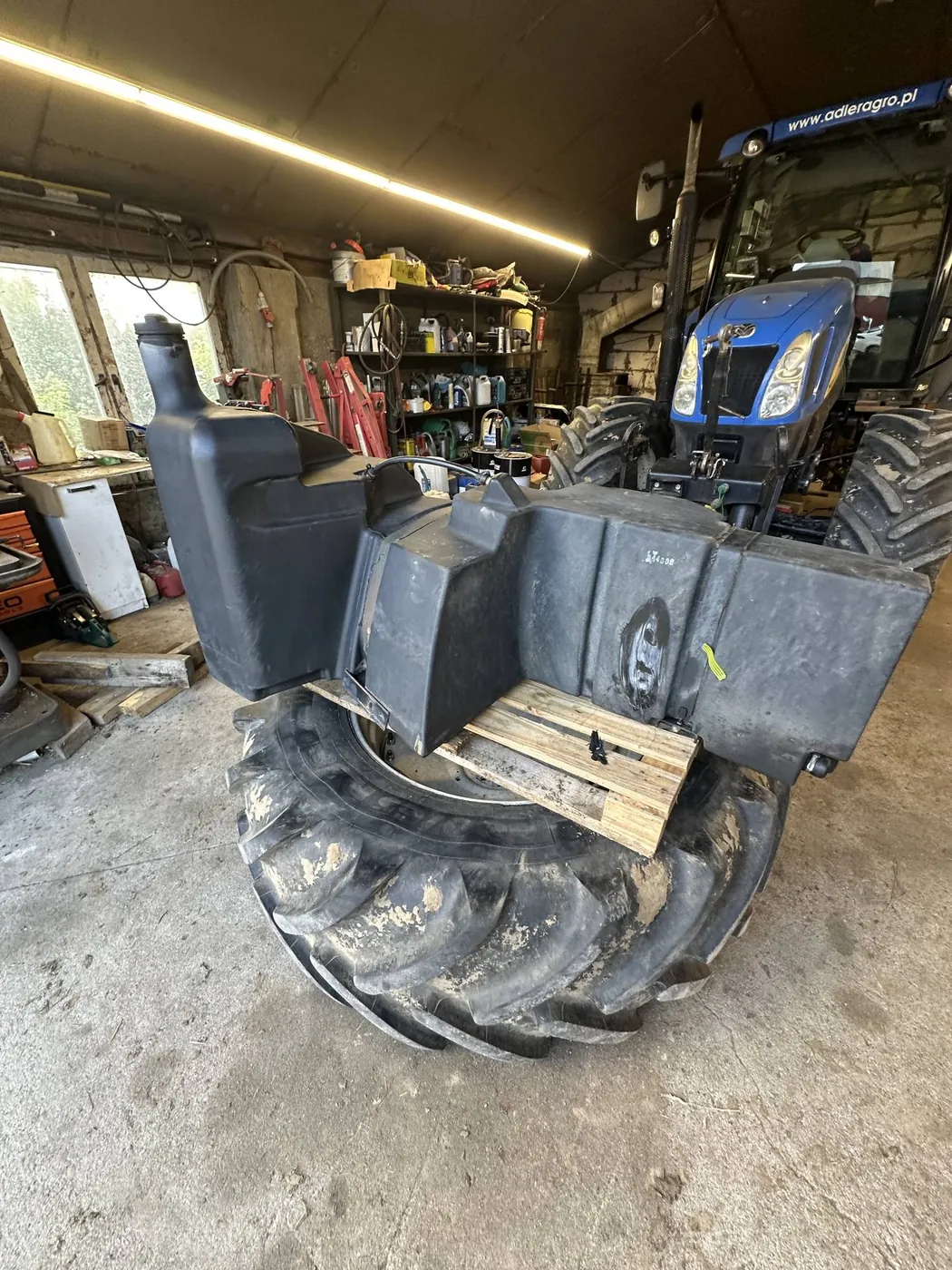 Foto 6 der Reparatur — Kraftstofftank-Reparatur New Holland T6030 — Hamulka