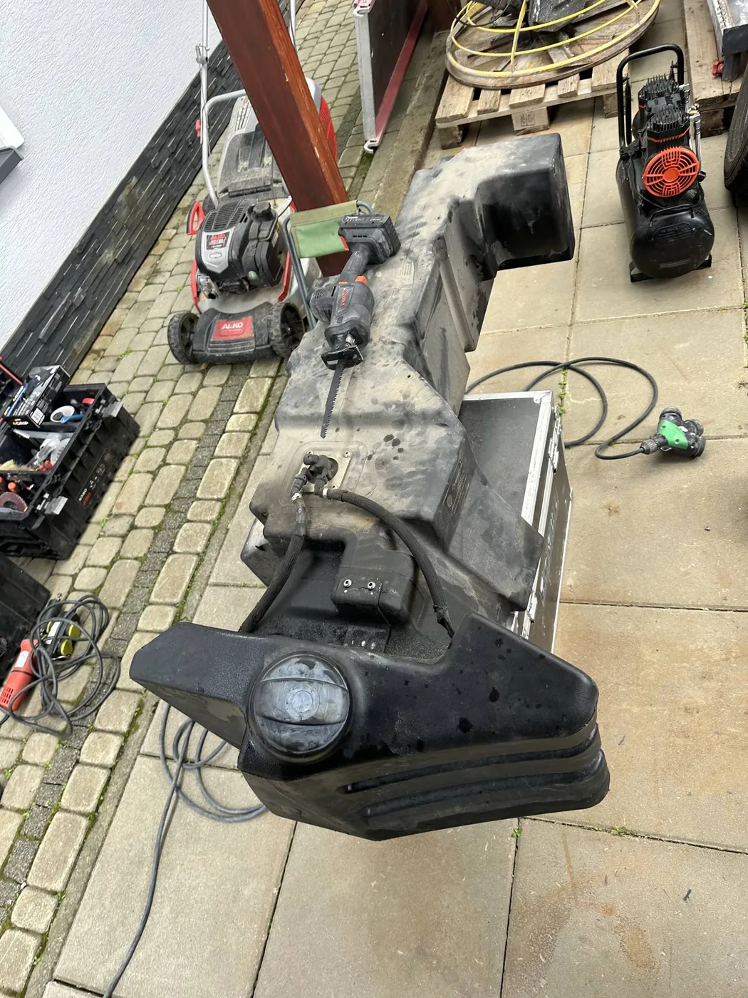 Foto 5 der Reparatur — Kraftstofftank-Reparatur Massey Ferguson — Podwilk