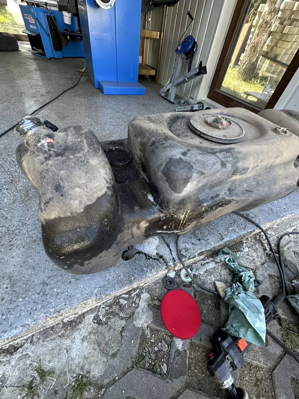 Kraftstofftank — Mercedes G55 AMG