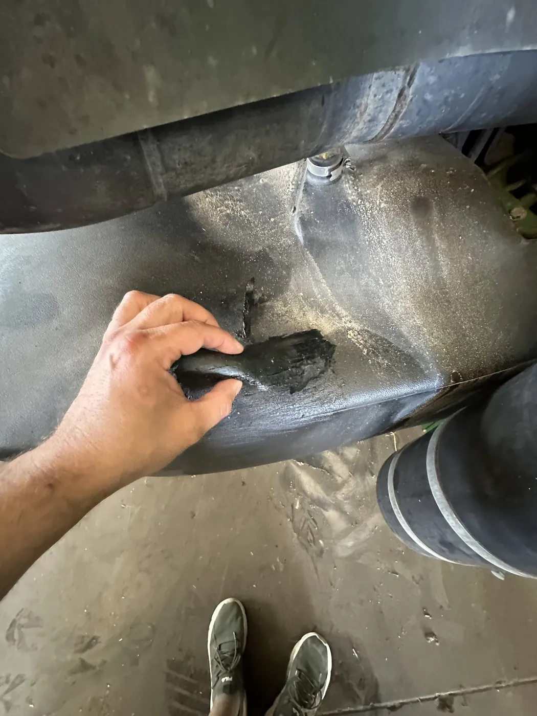 Foto 6 der Reparatur — Kraftstofftank-Reparatur John Deere 8320R — Chromiec