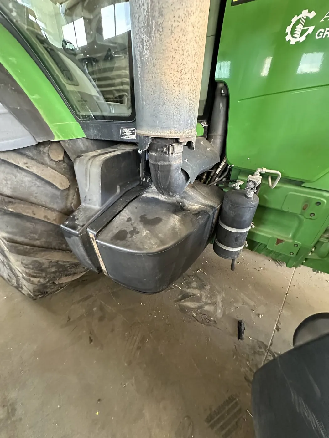 Foto 7 der Reparatur — Kraftstofftank-Reparatur John Deere 8320R — Chromiec