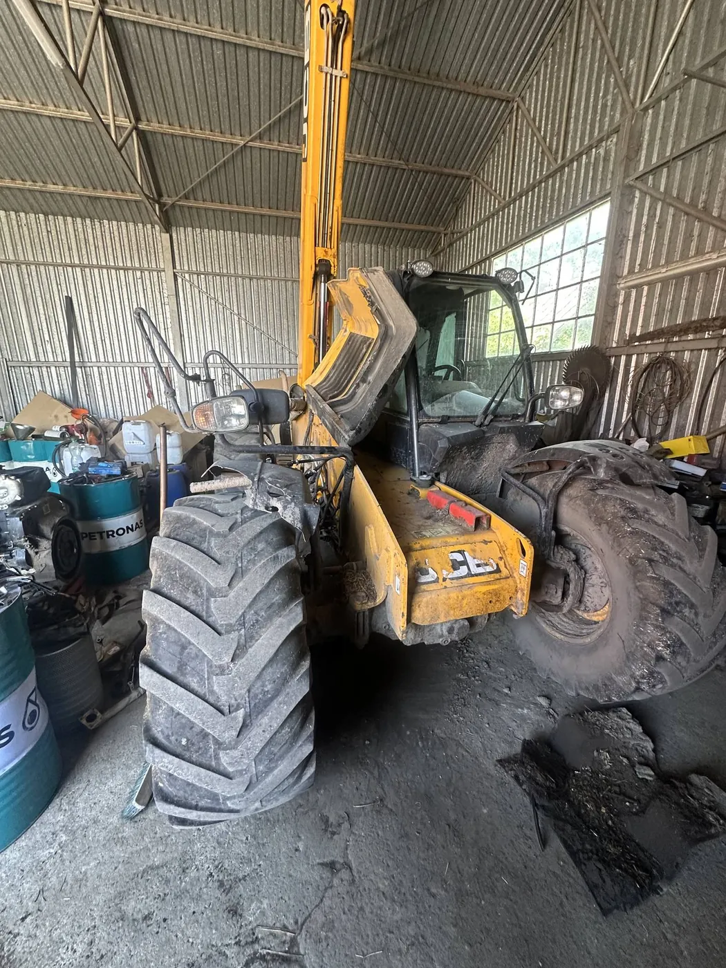 Foto 4 der Reparatur — Kraftstofftank-Reparatur JCB 530-70 — Stary Janin