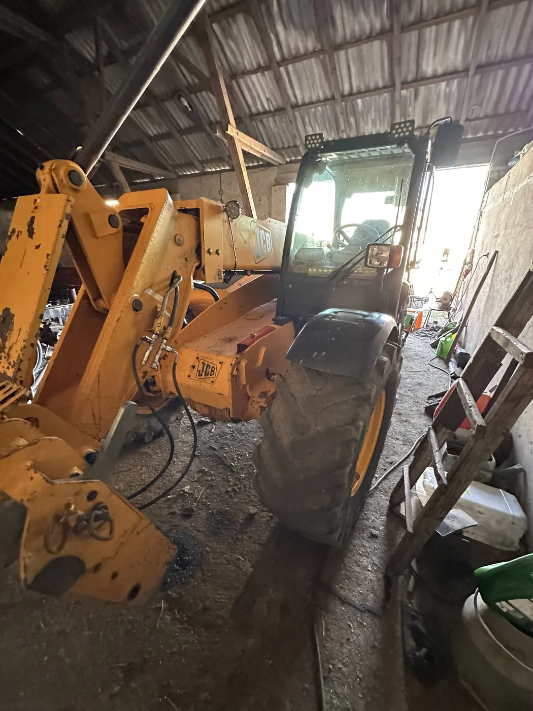 Foto 5 der Reparatur — Kraftstofftank-Reparatur JCB — Modełka