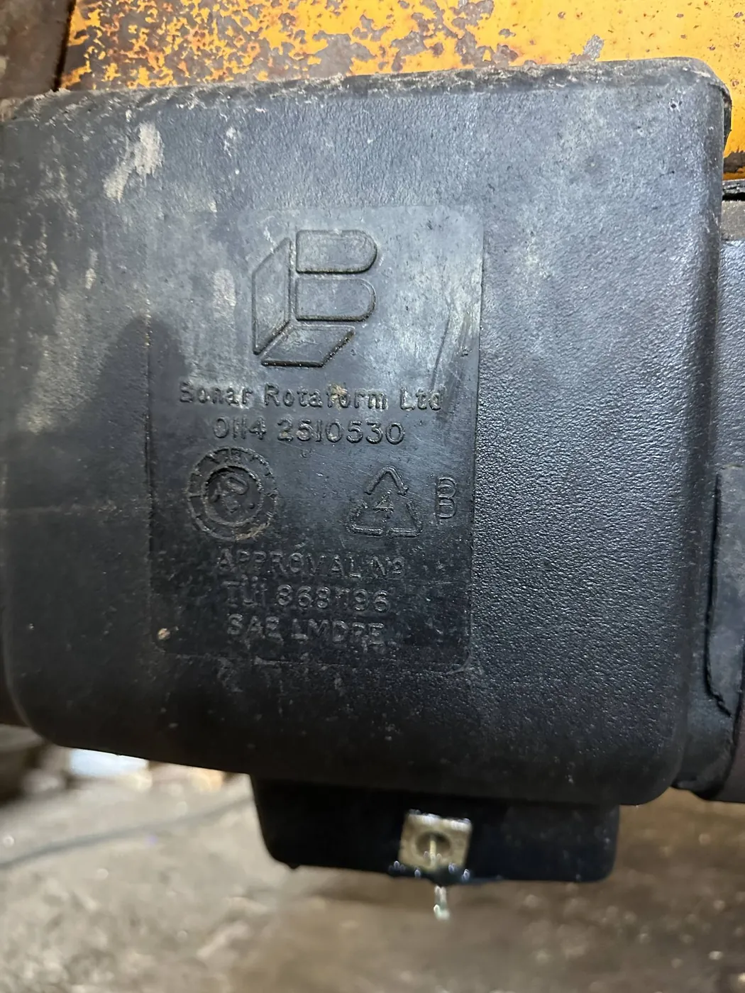 Foto 6 der Reparatur — Kraftstofftank-Reparatur JCB — Modełka
