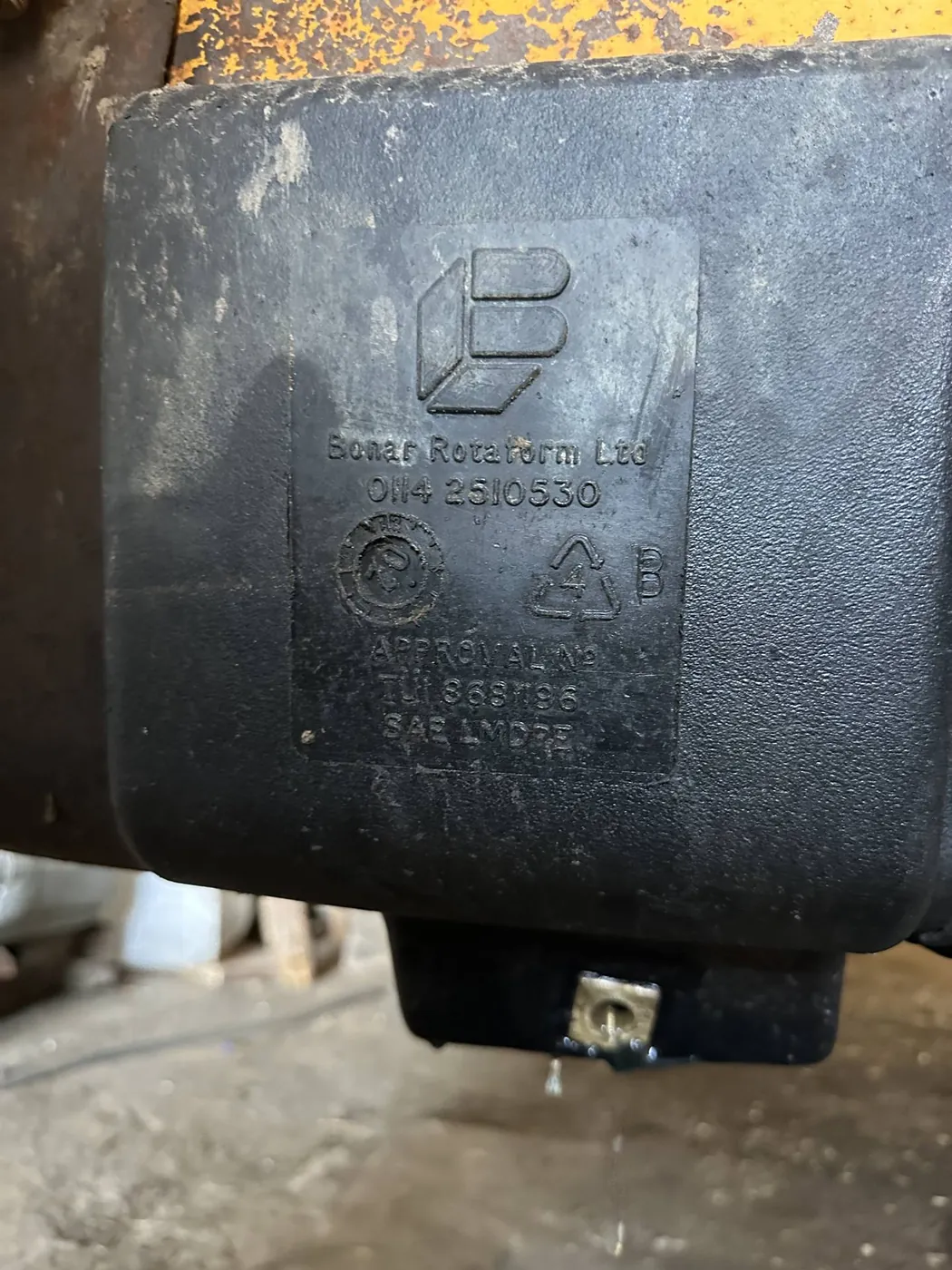 Foto 7 der Reparatur — Kraftstofftank-Reparatur JCB — Modełka