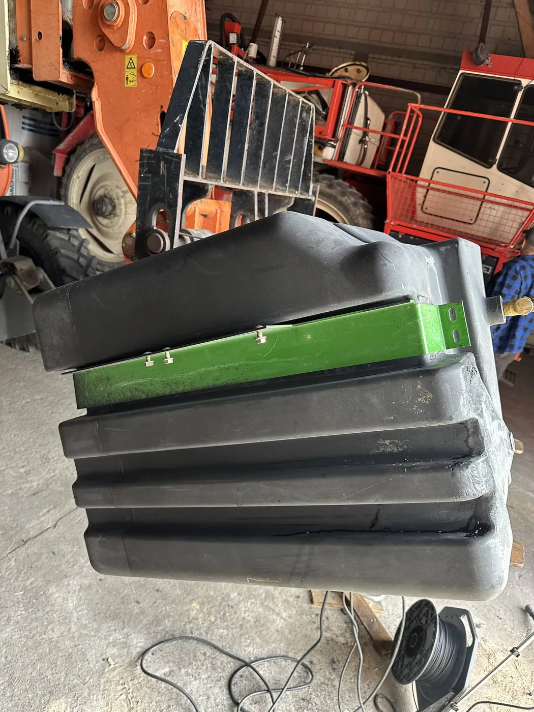 Foto 9 der Reparatur — Kraftstofftank-Reparatur John Deere 9640 — Ziomaki