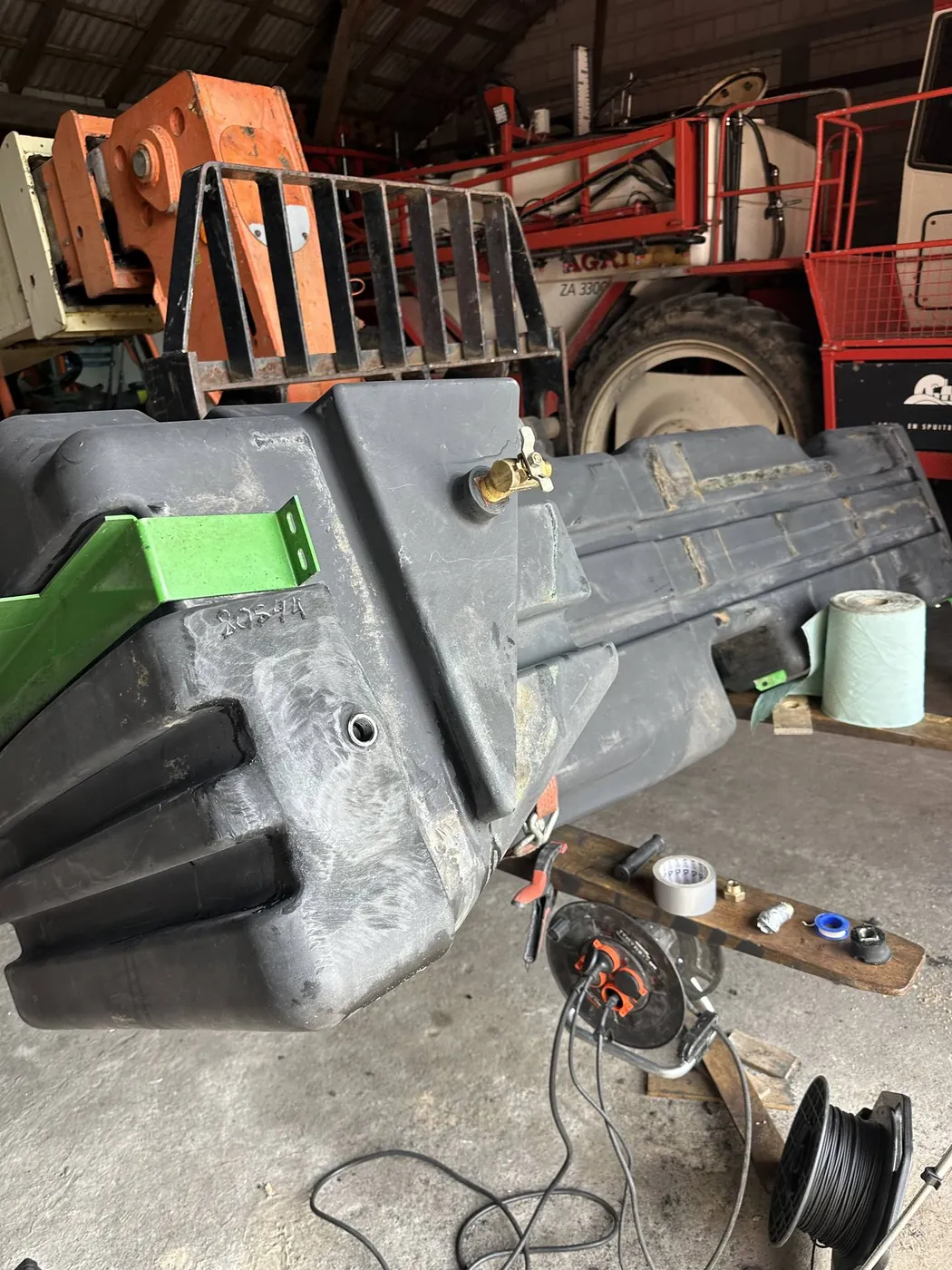 Foto 12 der Reparatur — Kraftstofftank-Reparatur John Deere 9640 — Ziomaki